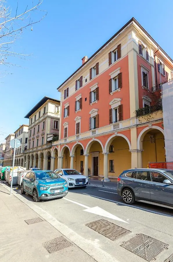 Canguroproperties - Albertoni Bologna 0*,  Italy